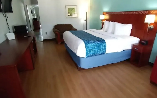 Travelodge by Wyndham Petersburg