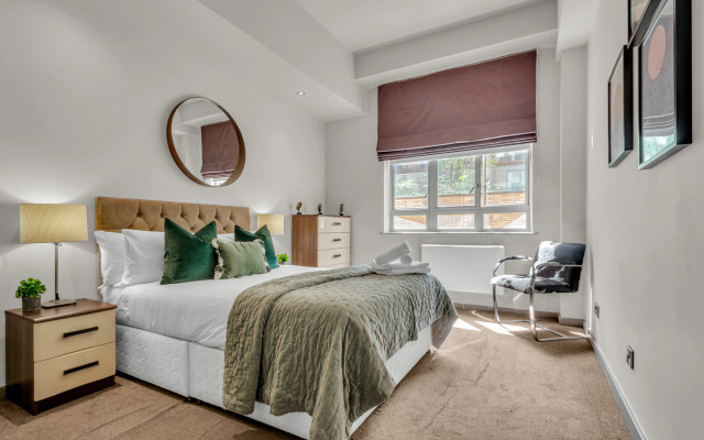 Luxurious Lawrence House Serviced Apartment