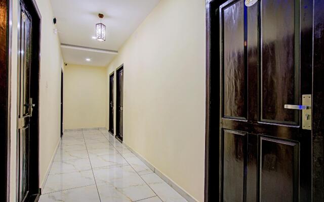 OYO Flagship 77876 Amigo Suites