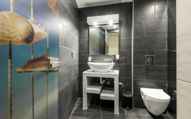 Artemis Room