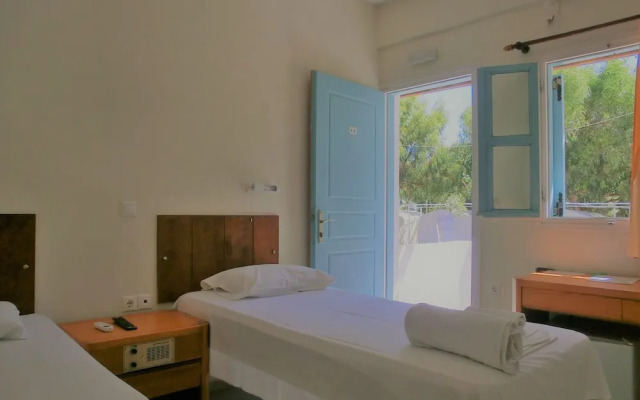 Santorini Camping/Rooms