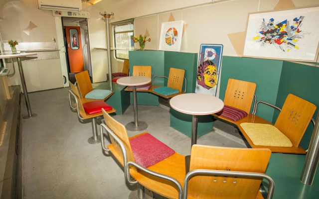 Train Lodge Amsterdam - Hostel