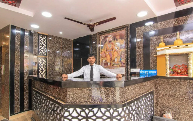 Collection O 15597 Hotel Khalsa Inn