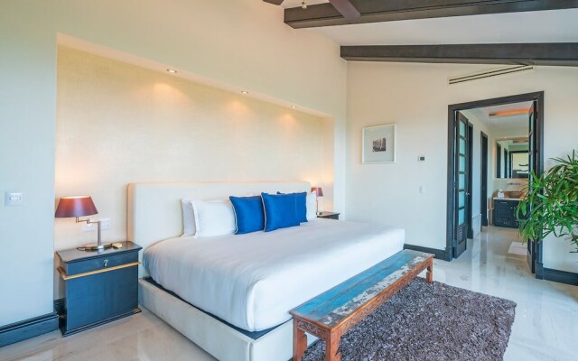 Beautiful 3 Bedroom Condo