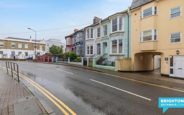 Seabright Townhouse | By My Getaways | Parking for one car