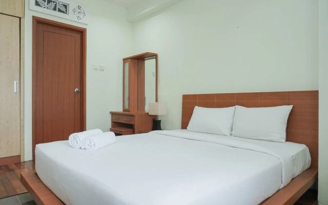 Homey and Modern with City View 2BR Poins Square Apartment