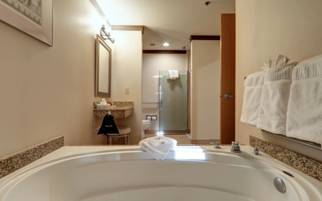 Dimond Center Hotel
