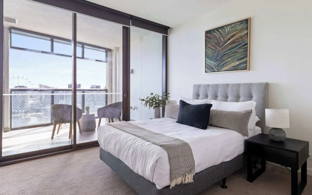 Harbour View 2BR Docklands Apt Near Marvel Stadium – Guest Rooms – Melbourne