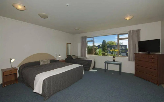 Lake Point Motel