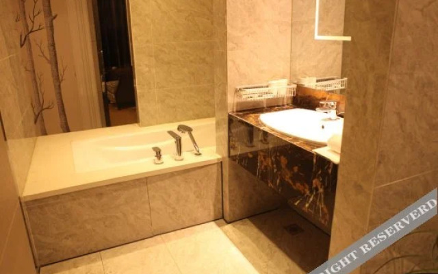 Qingmu Platinum Hotel (He County Hezhou Road Antian International)