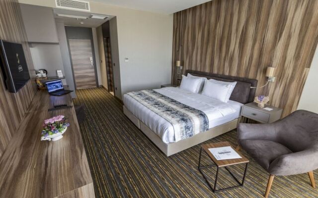 Shimall Deluxe Hotel