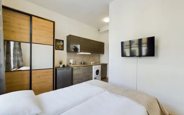 Wooden Cracow Studio by Renters