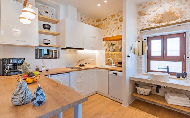 Venetian Charming ,stone-built Apartment Rethymno