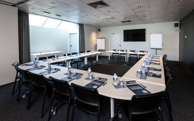 Kyriad Paris Ouest - Colombes