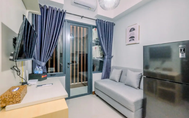 Well Furnished And Comfy 2Br At Royal Heights Apartment