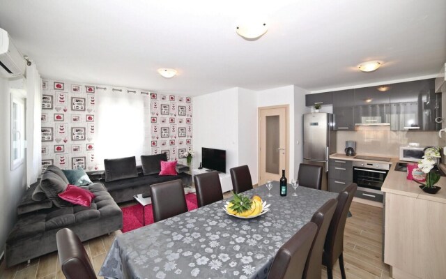 Awesome Home in Zedno With Wifi and 4 Bedrooms