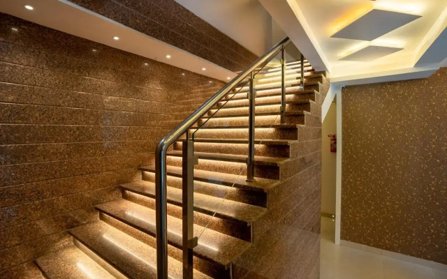 Hotel Empire - Near International Airport