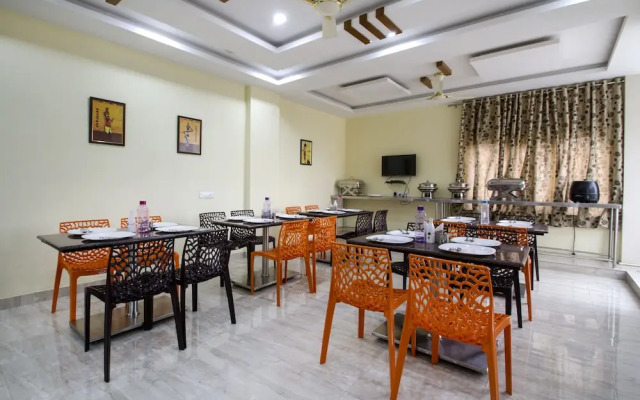 OYO 6661 Aurum Abode