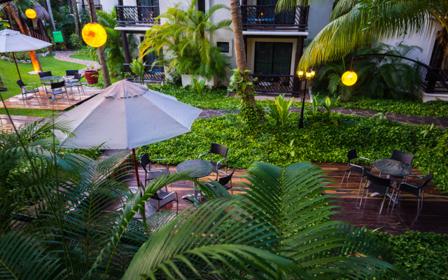 The Reef Playacar Beach Resort & Spa