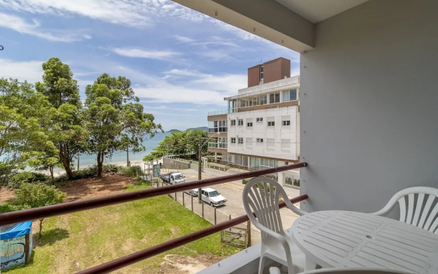 Beachfront Apartment With Island View Cca201