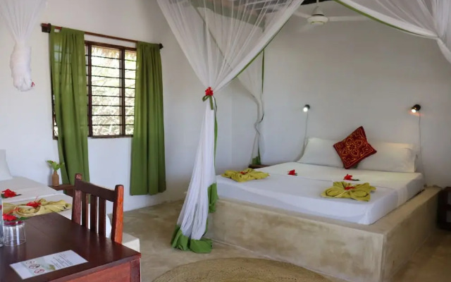 Red Monkey Beach Lodge
