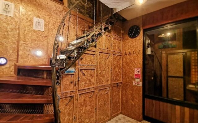 Gardenroom Home Stay and Cafe Suvarnabhumi