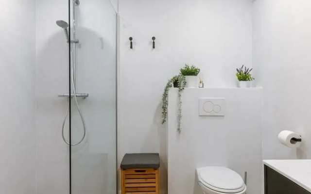 Spacious Vacation Home for 12 Guests in Westende