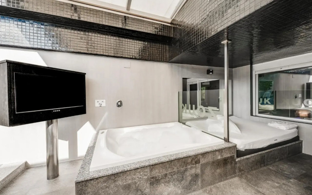 Zouk Hotel - Adults Only