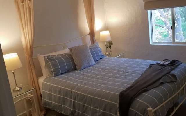 Donnybrook Cottages - Hutt River Cottage – Guest Rooms – Clare