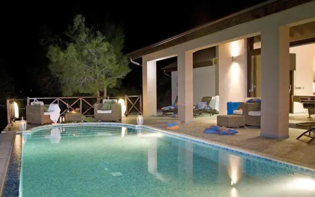 Luxury in Nature Villa