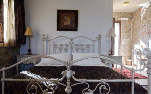 Trikalon Muses Art Suites
