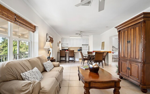 Hut Pointe #5 2 Bedroom Apts