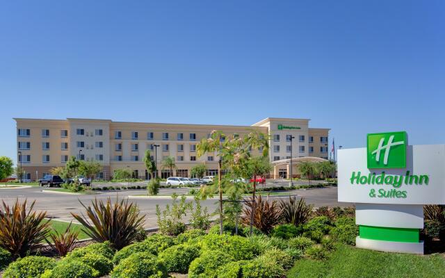 Holiday Inn & Suites Bakersfield by IHG
