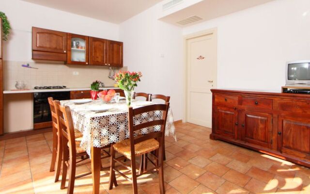 House Oak Pitigliano 13611
