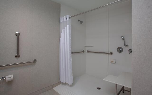 Holiday Inn Cleveland Clinic by IHG