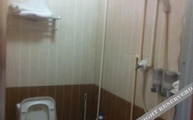 Yingchun Business Hotel