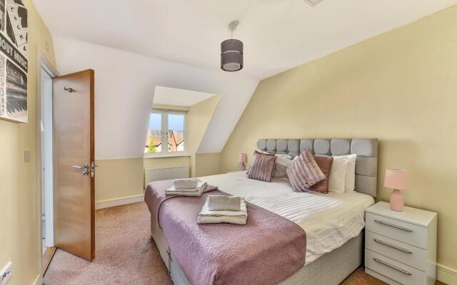 London Heathrow Living Holywell Serviced House C