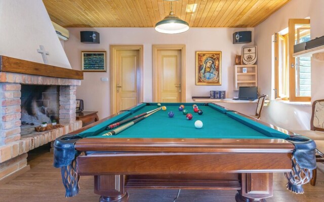Amazing Home in Tucepi With Wifi and 1 Bedrooms