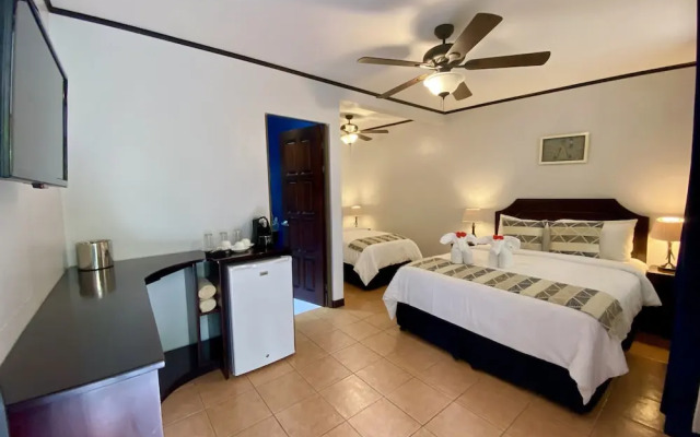 Hotel Playa Espadilla y Gardens
