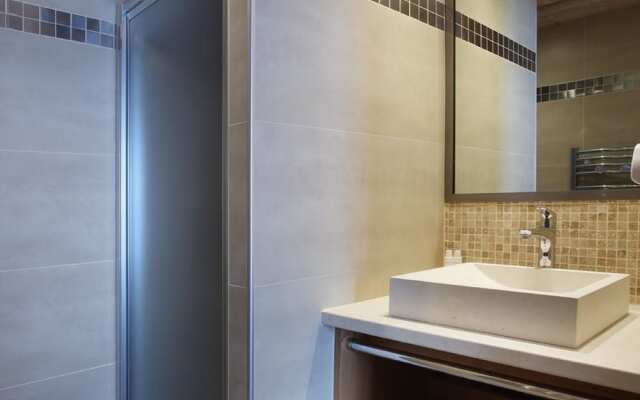Luxury Apartment With a Balcony in the Lively Arc 2000