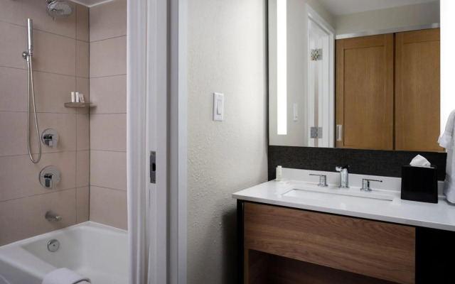 Sheraton Grand Rapids Airport Hotel