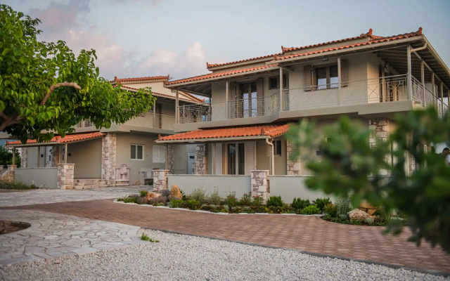Terra Hélios Suites & Studios