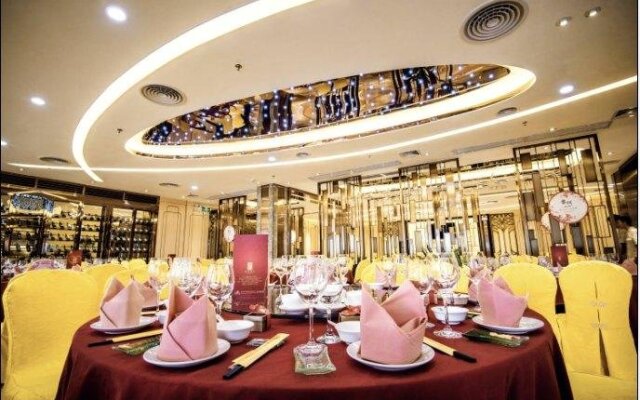 Royal Hotel