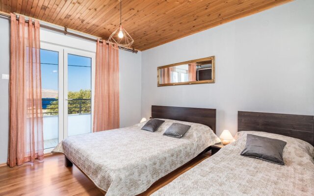 Nice Home in Karlobag With Wifi and 2 Bedrooms