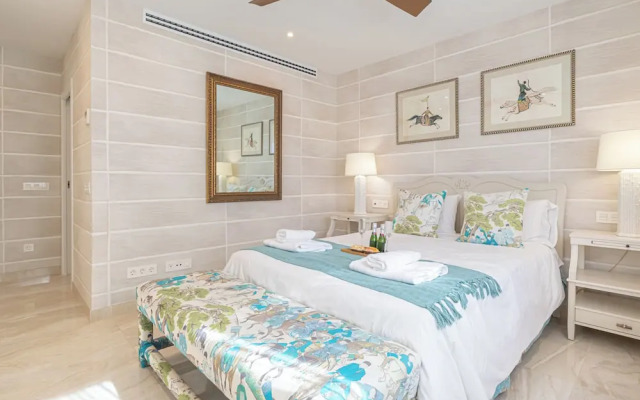 Luxury Family Escape Golf & Pool Retreat