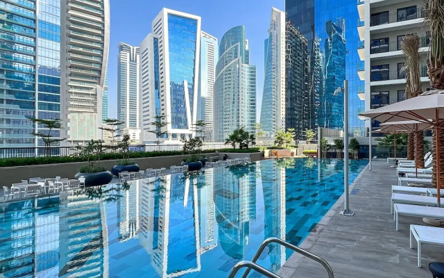 1BDR apartment With Pool View
