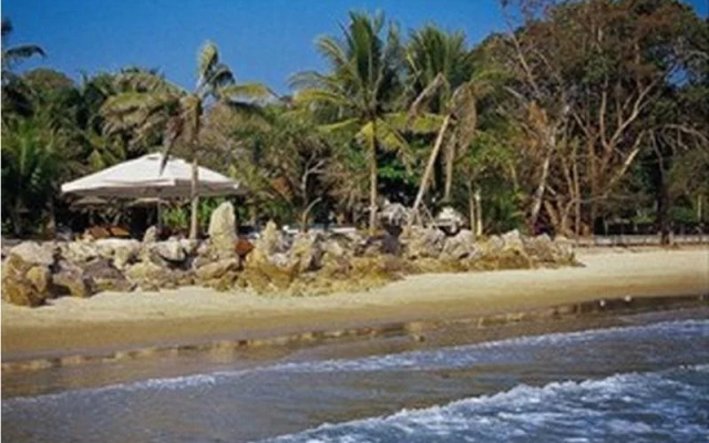 Mercure Rayong Lomtalay Villas & Resort