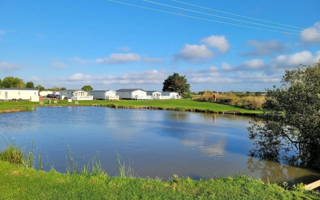 St Osyth- Sleeps8-freeparking-wifi-holidaypark