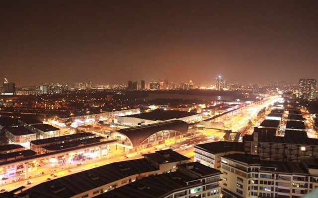 6-8 pax SetiaWalk 5min LRT Cozy Apartment Puchong