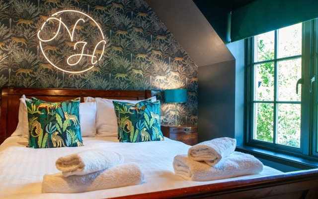 Northern Hideaways Apple Store, Ellingham